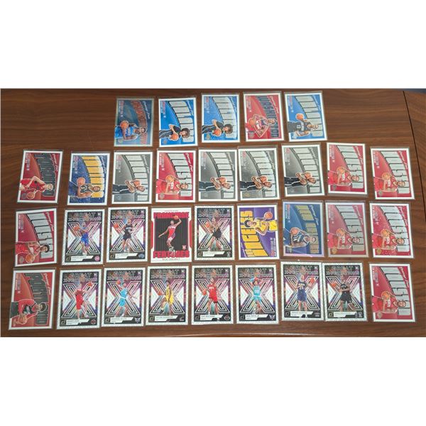 (32) 2023-24 NBA rookie Cards