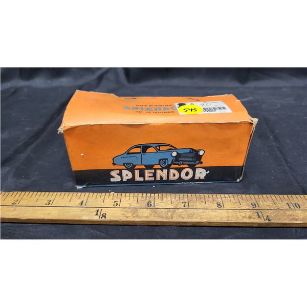 N.O.S. Full Box (10) Splendor 6-8 Volts Bulbs