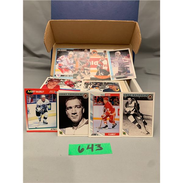 Box of 500+ hockey cards