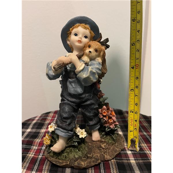 Figurine -  Secret Treasures Collection - Boy with do