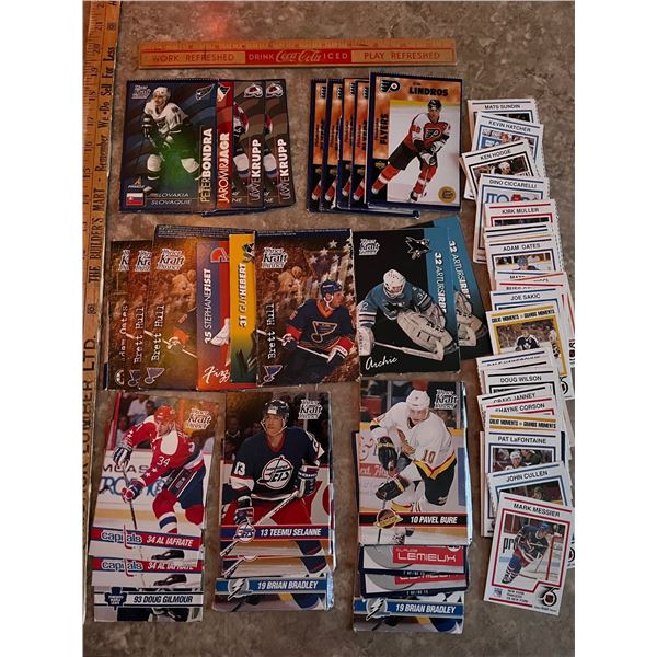 Lot of Kraft Dinner hockey cards from 1991 – 1999. Includes oversized 3 ½” x 5[x=#