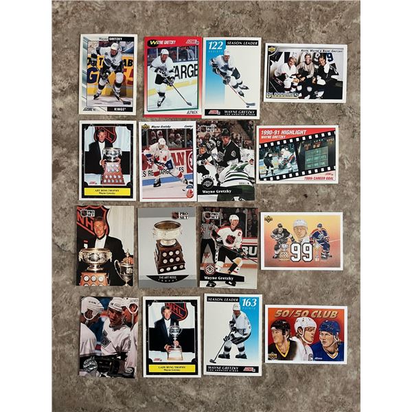 Wayne Gretzky hockey lot of 16 different cards.