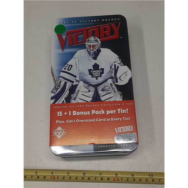 Victory Tin 05/06 includes 160 assorted years and brands of hockey cards
