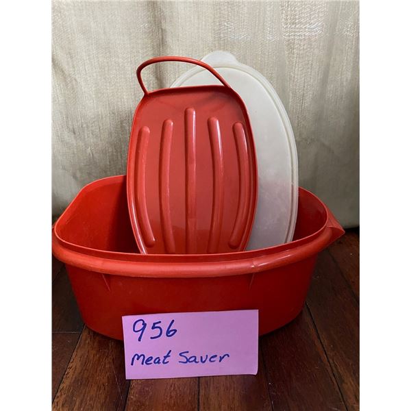 Vintage/Retro Tupperware Meat, Chicken, Ham, Roast Keeper.  Flavour Saver