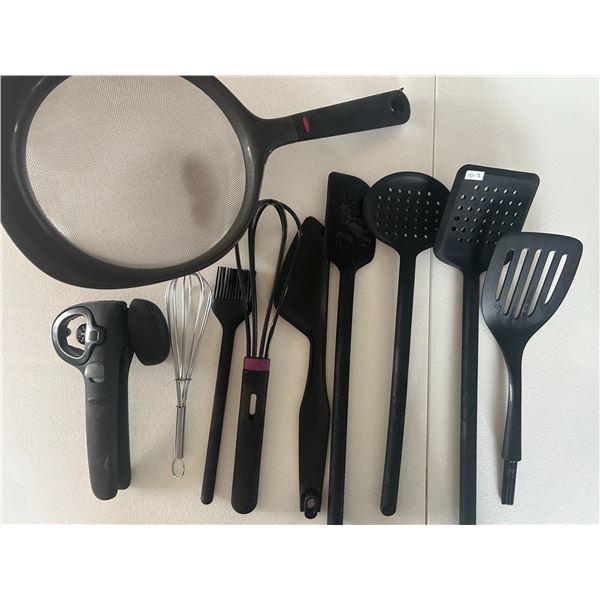 Assorted Christmas Utensils