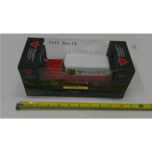 Canadian Tire - Camionnette 100 Town Panel 1957 De Dodge.