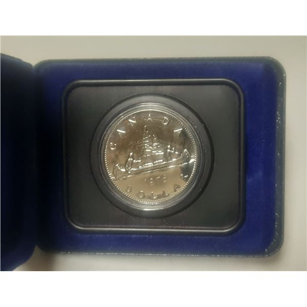1976 Canada One Dollar Coin In Case.