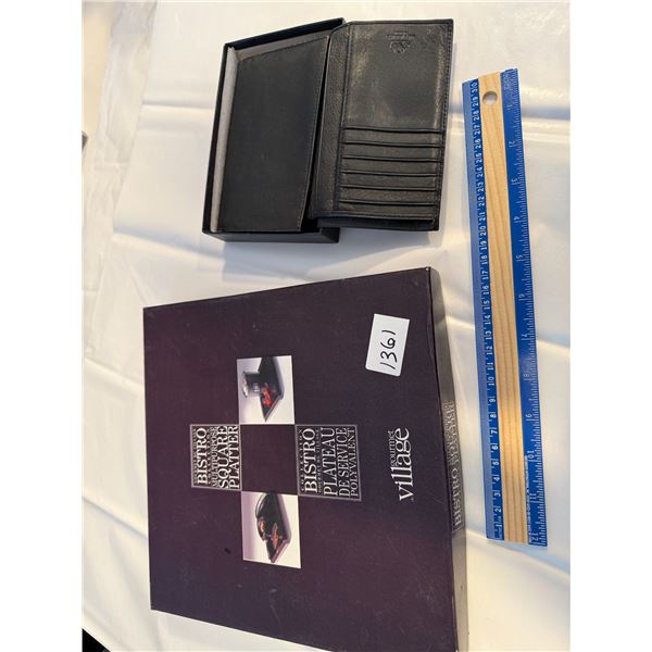 1361 plate and wallet