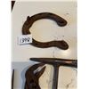 Image 2 : 1398 old horeshoe & tools