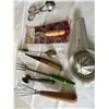 Image 1 : 1411 kitchen items