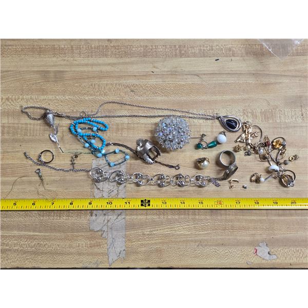 Lot of misc jewelry