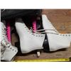 Image 3 : 2 pairs of women's skates