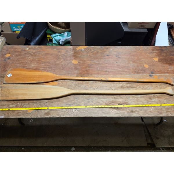 2 wooden oars
