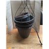 Image 1 : Hanging plant pots