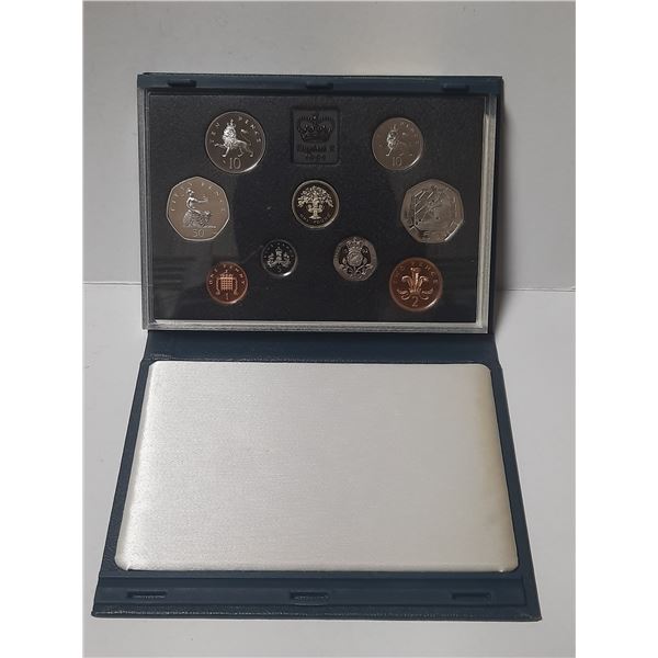1992 British Proof Set. 9-coin set plus 1992 Royal Mint medal. Proof with Ultra Heavy Cameos. Housed