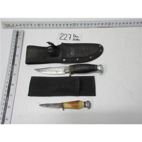 2 Different Vintage hunting Knives