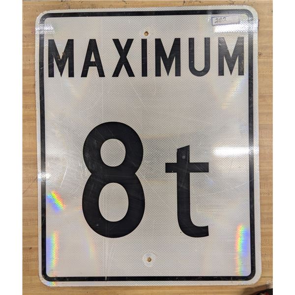 Maximum 8 Tons Highway Sign