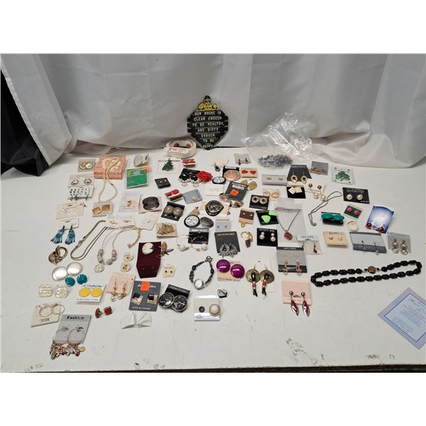 "jewlery + sign"