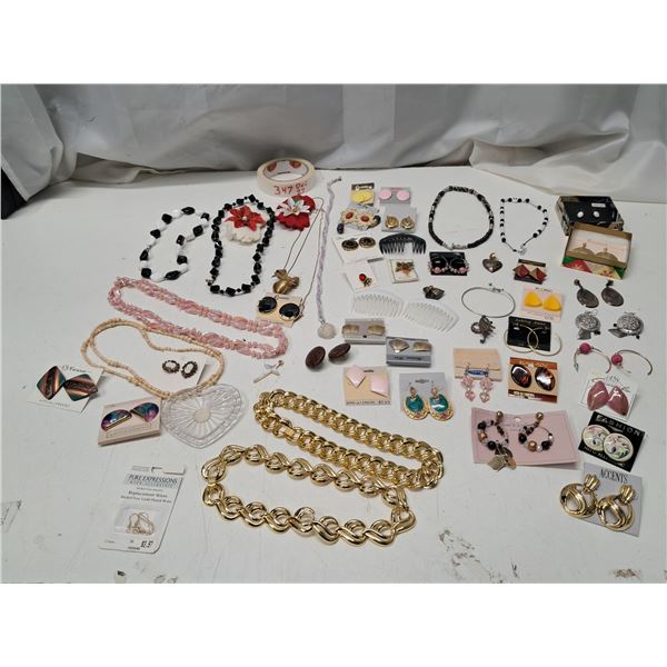 "assorted jewlery"