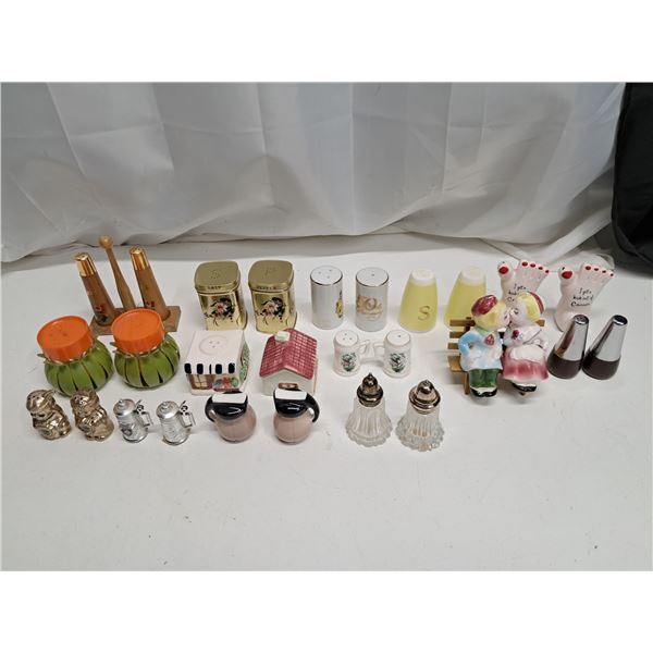 (14) set salt and pepper shakers