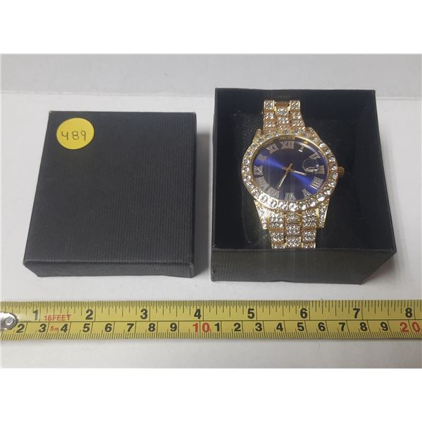 New Gold Colour Luxury Men's Quartz "Sparkling" Wrist Watch. (Working)