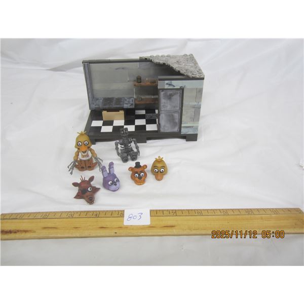 803. Five Nights at Freddy's Backstage Diorama with Characters