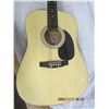 Image 3 : 823. Acoustic Guitar