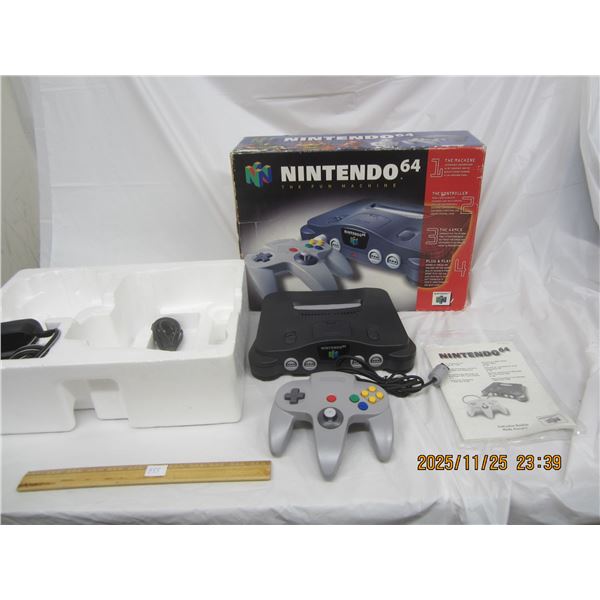 853. Original Authentic Nintendo 64 N64 Consul with Original Box and Accessories Tested Working with