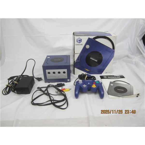 854. Original Authentic Nintendo Game Cube Consul with Original Box and Accessories Tested Working G