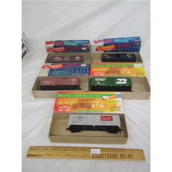 871. New Old Stock Round House HO Model Railroad Cars Great Condition