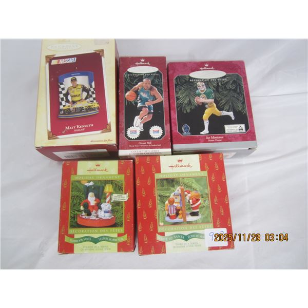 903.Vintage Hallmark Christmas Decoration in the Original Boxes