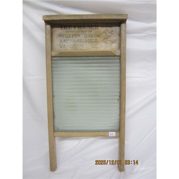 918. Antique Fraser Broom Company Wooden Washboard