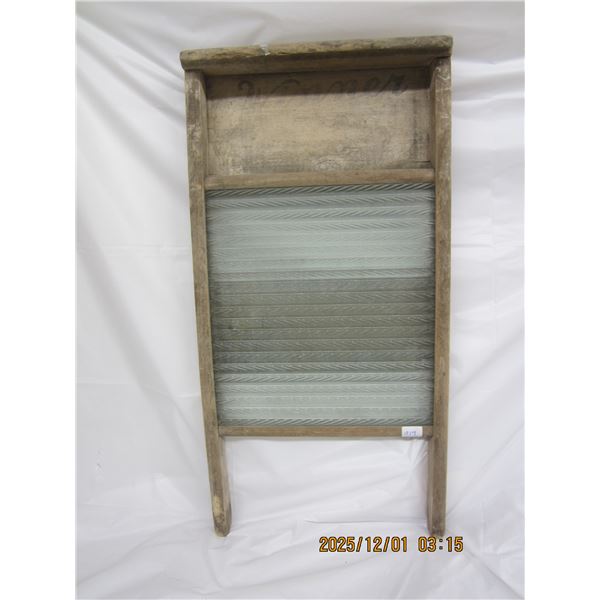 919. Antique Winner Wooden Washboard