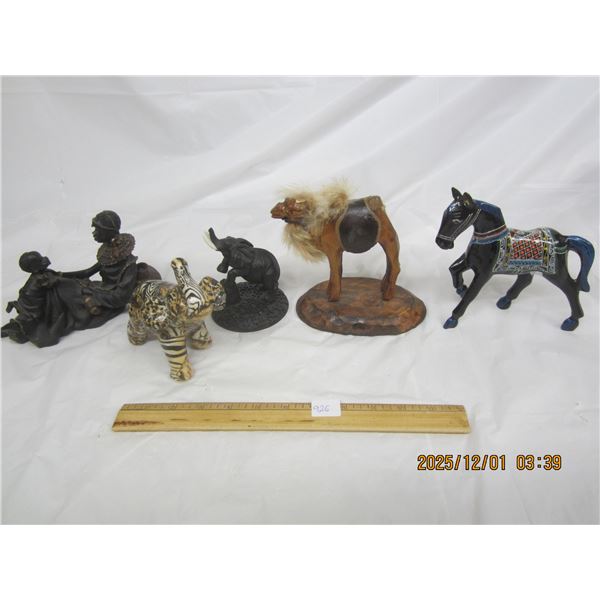 926. Lot of Vintage Carvings