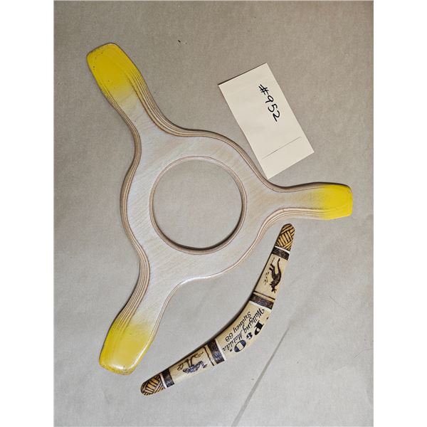2 Boomerangs