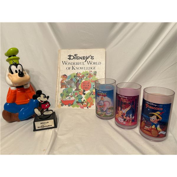 Walt Disney Collection-goofy, wonderful World Knowledge Yr Book,3glasses