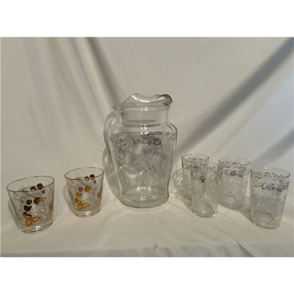 Federal Glass Pitcher set of 4-2 round