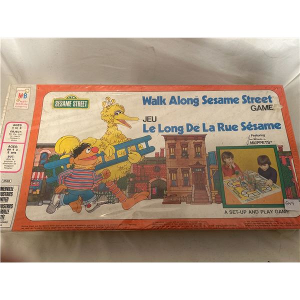  Walk along Sesame Street  Board Game -Unopened MB