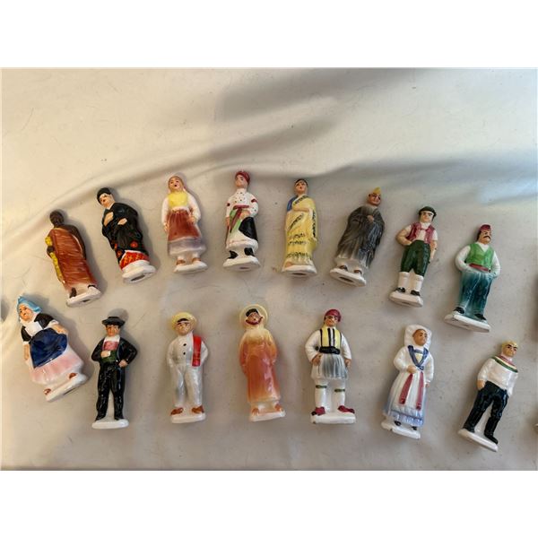 Porcelain figurines Mid 20 century represents folks costumes all regions . Folk art collectors JAPAN