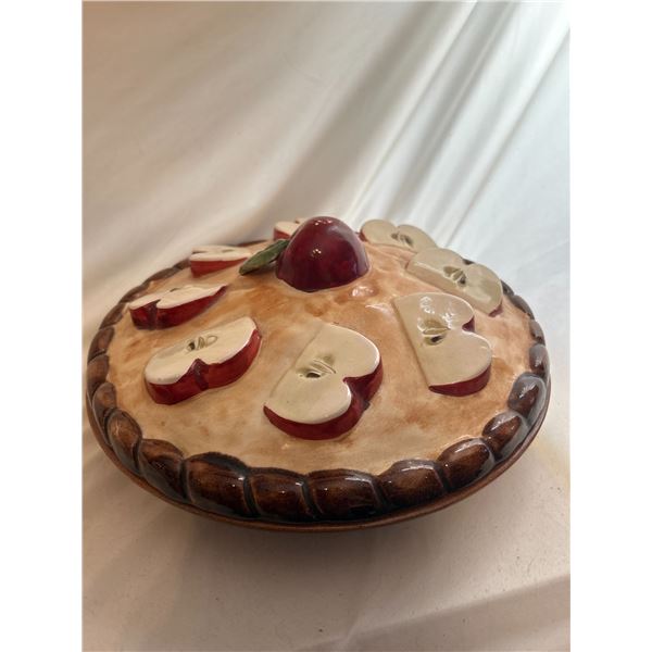 Ceramic Pie Keeper Apple design 1970