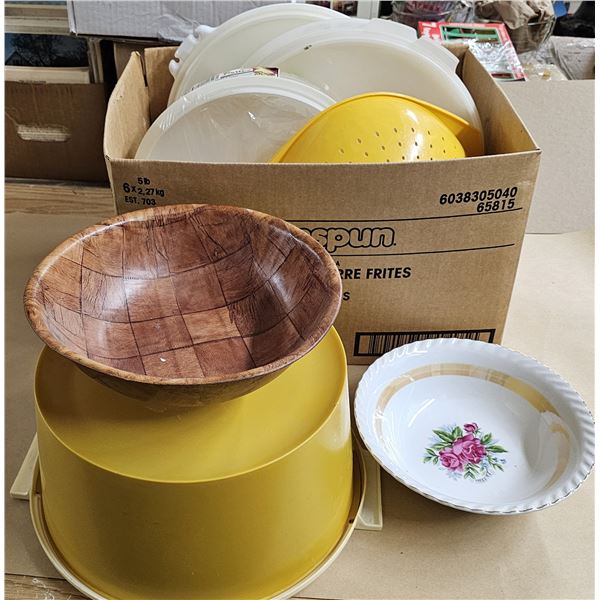Lot of Assorted Kitchen Items
