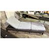Image 2 : ADJUSTABLE PATIO LOUNGE CHAIR WITH CUSHION