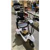 Image 3 : BINRAY WHITE 3 WHEEL ELECTRIC SCOOTER WITH KEYS & CHARGER *TESTED WORKING*