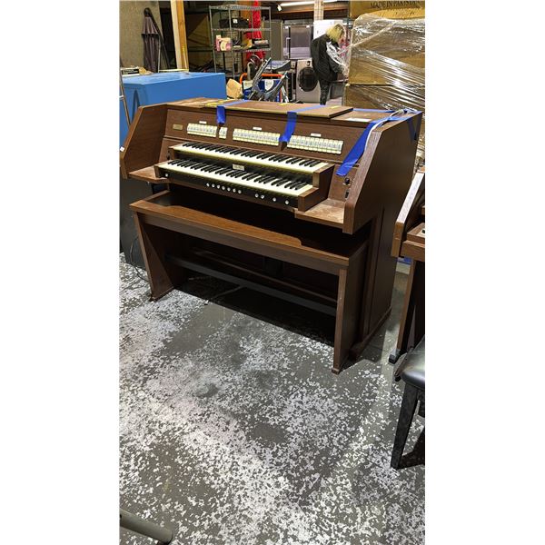 SCHMIDT CLASSIQUE ORGAN SOUND SYSTEM WITH BENCH & POWER CORD