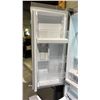 Image 3 : FRIGIDAIRE GALLERY 36"W STAINLESS STEEL FRENCH DOOR REFRIGERATOR WITH BOTTOM FREEZER