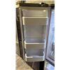 Image 3 : SAMSUNG 36"W STAINLESS STEEL REFRIGERATOR WITH BOTTOM FREEZER