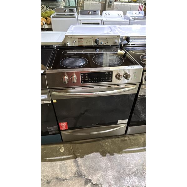 FRIGIDAIRE GALLERY 30"W STAINLESS STEEL SLIDE-IN STOVE WITH CONVECTION OVEN