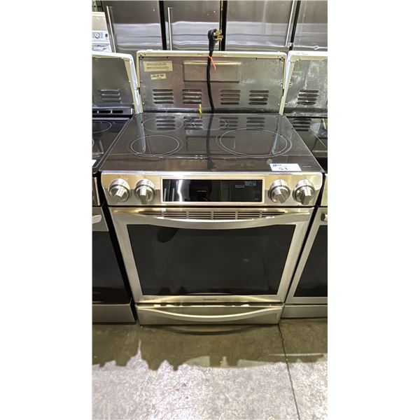 SAMSUNG 30"W STAINLESS STEEL INDUCTION STOVE WITH CONVECTION OVEN
