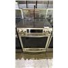 Image 1 : SAMSUNG 30"W STAINLESS STEEL INDUCTION STOVE WITH CONVECTION OVEN