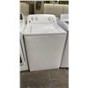 Image 1 : KENMORE SERIES 100 27"W CLOTHES WASHER